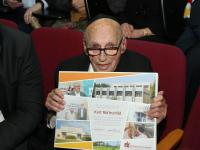 Kurt Rothschild Receives Orot Israel College's Badge of Honor