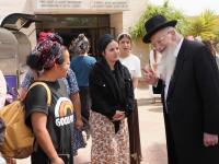 Rabbi Shmuel Eliyahu Inspires Future Teachers